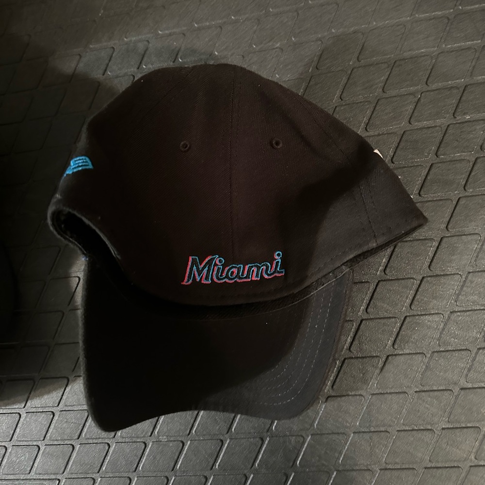 Hat - Picture 2 of 2